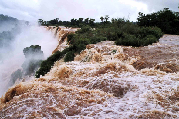 Iguazu, Chutes Salto Mbigua