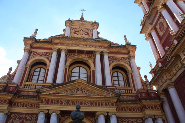 La façade de l'église San Francisco de Salta, Argentine