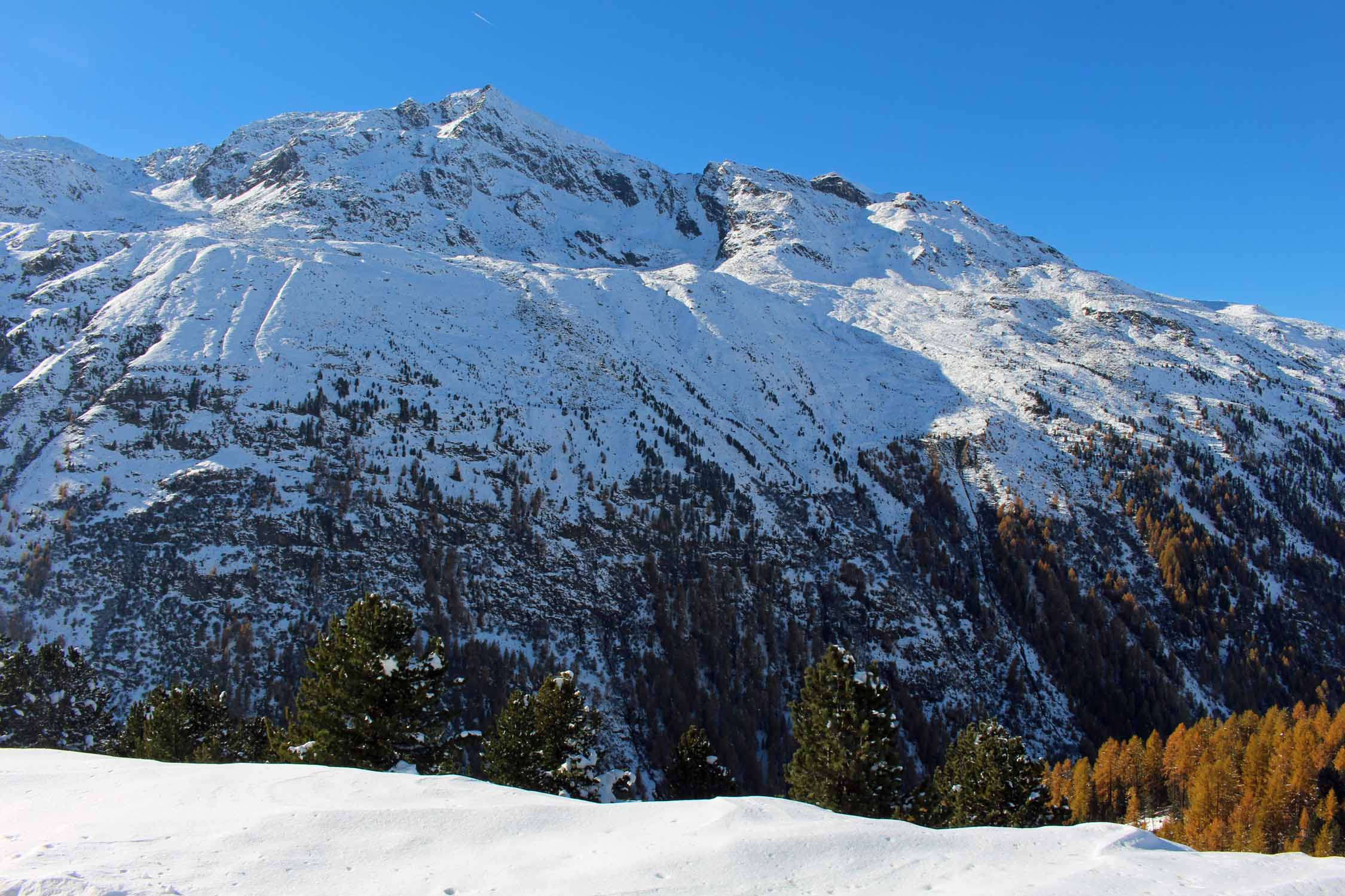 La vallée, de l'Otztal sous la neige, Tyrol