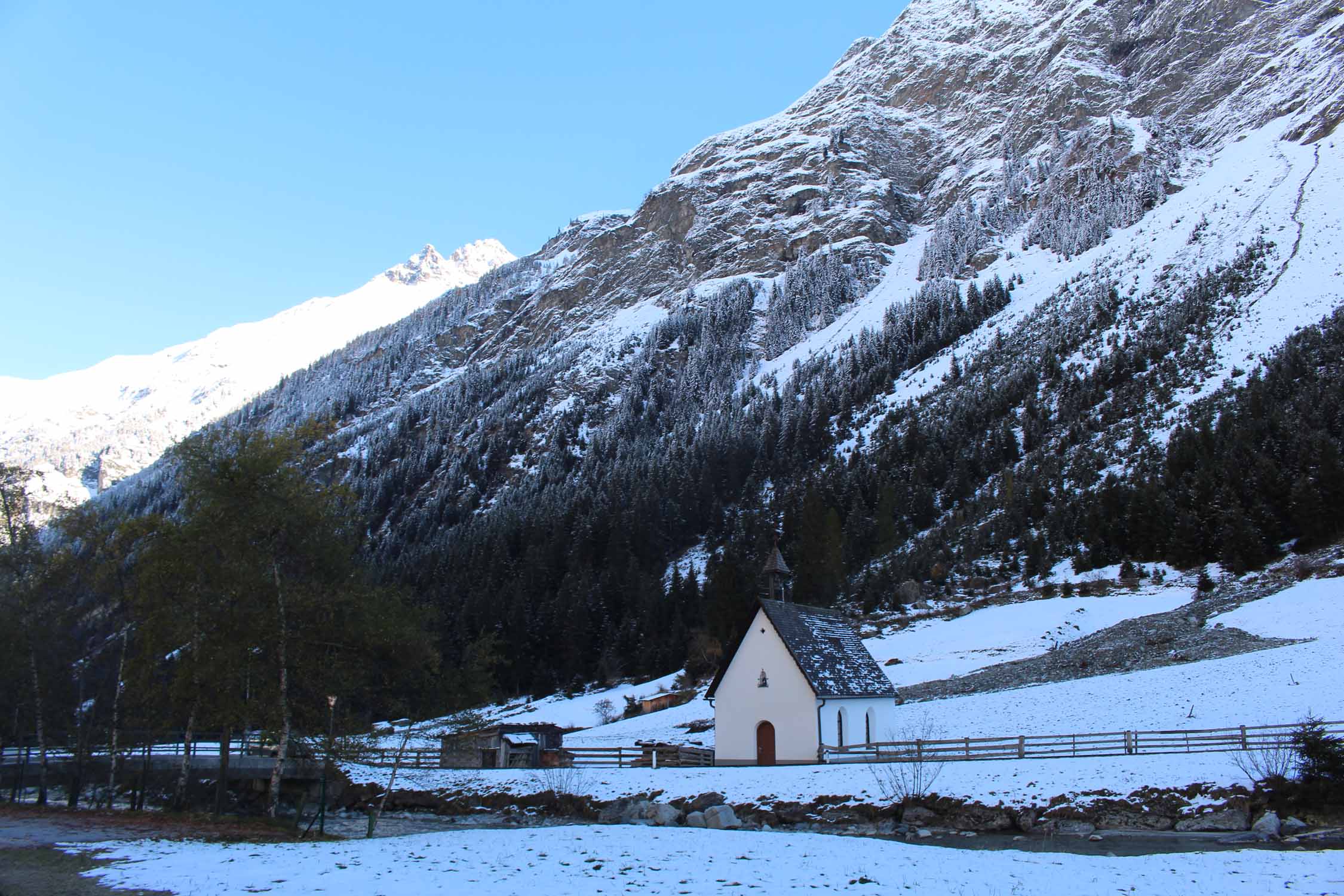 Vallée de Pitztal sous la neige