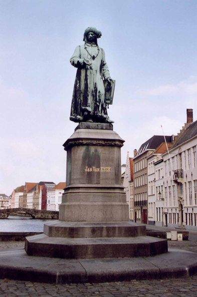 Bruges, la statue de Jan Van Eyck