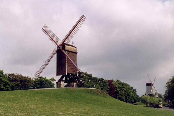 Bruges, de jolis moulins à vent