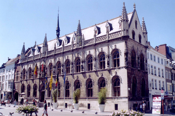 Courtrai, Stadhuis, hôtel de ville