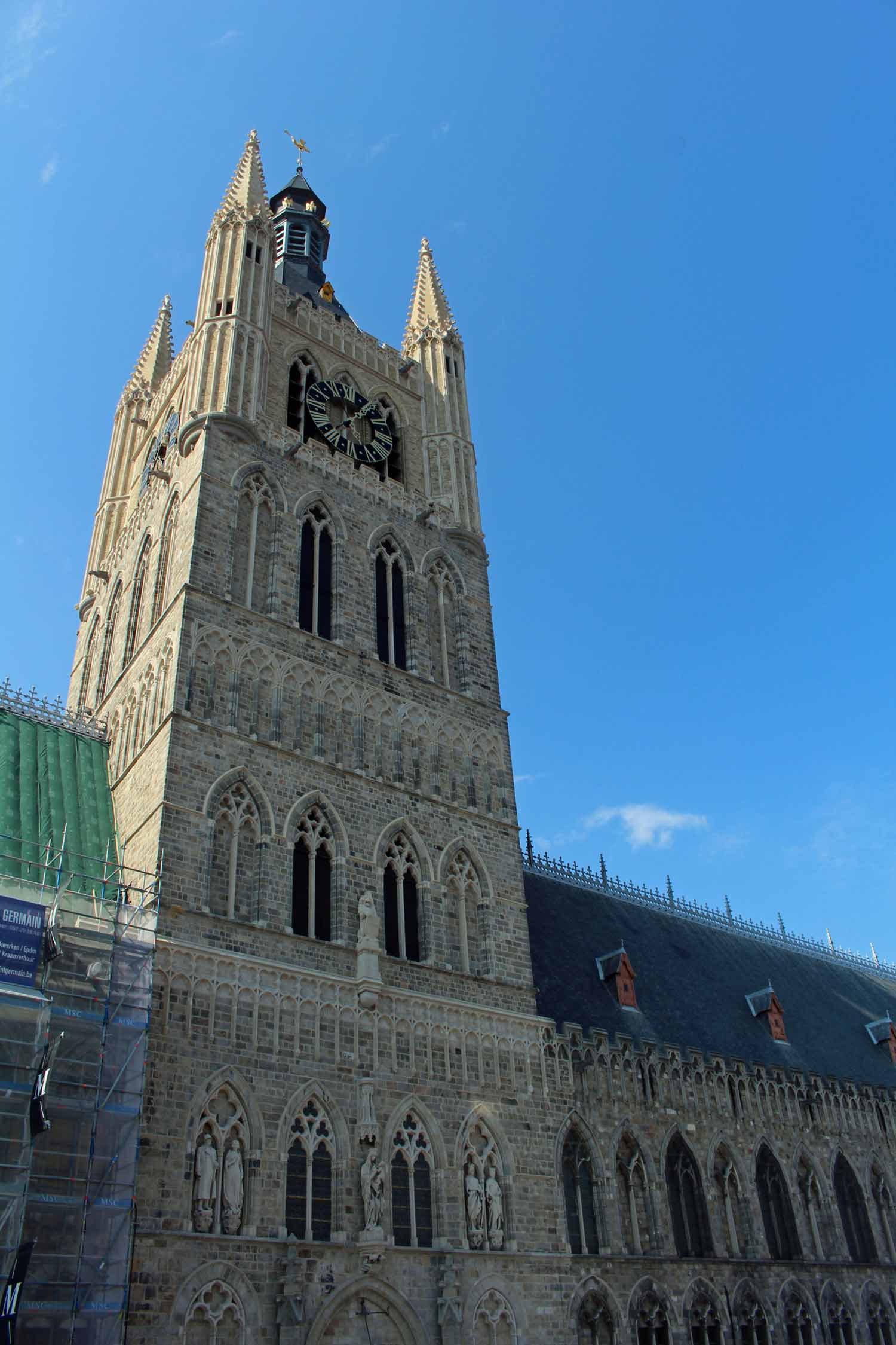 Ypres, halle aux Draps, beffroi