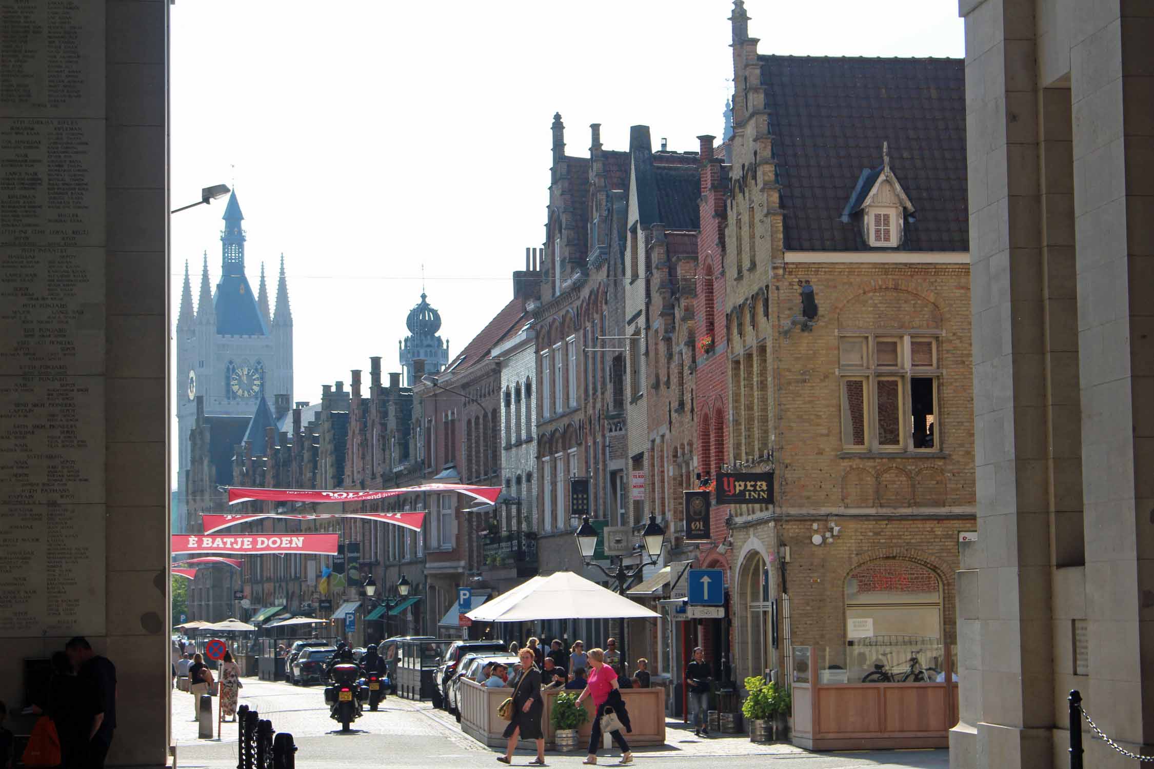 Ypres, rue Menin, façades