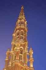 H&ocirc;tel de ville illumin&eacute;