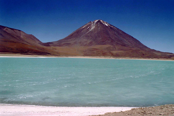 La Laguna Verde près du volcan Licancabur