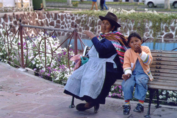 Sucre, des boliviennes dans le Parque Bolivar