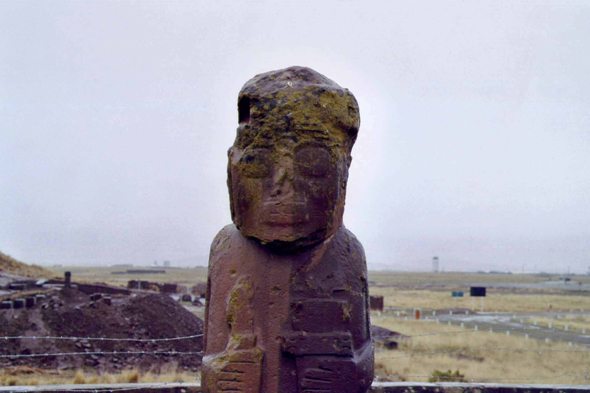Tiahuanaco, statue anthropomorphe