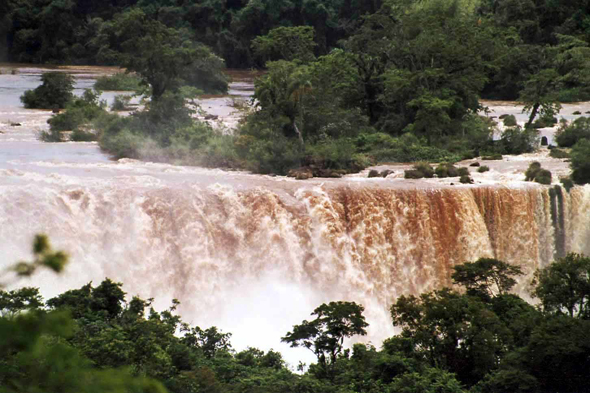 Iguacu, chutes Salto San Martin