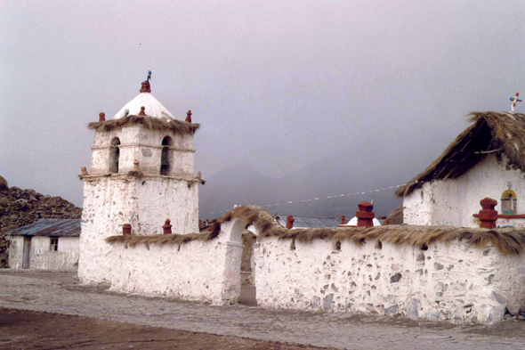 Chili, Parinacota, église