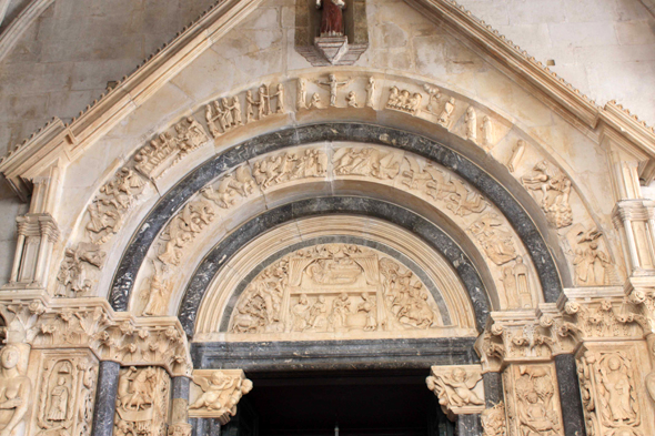 Trogir, cathédrale Saint-Laurent, portail