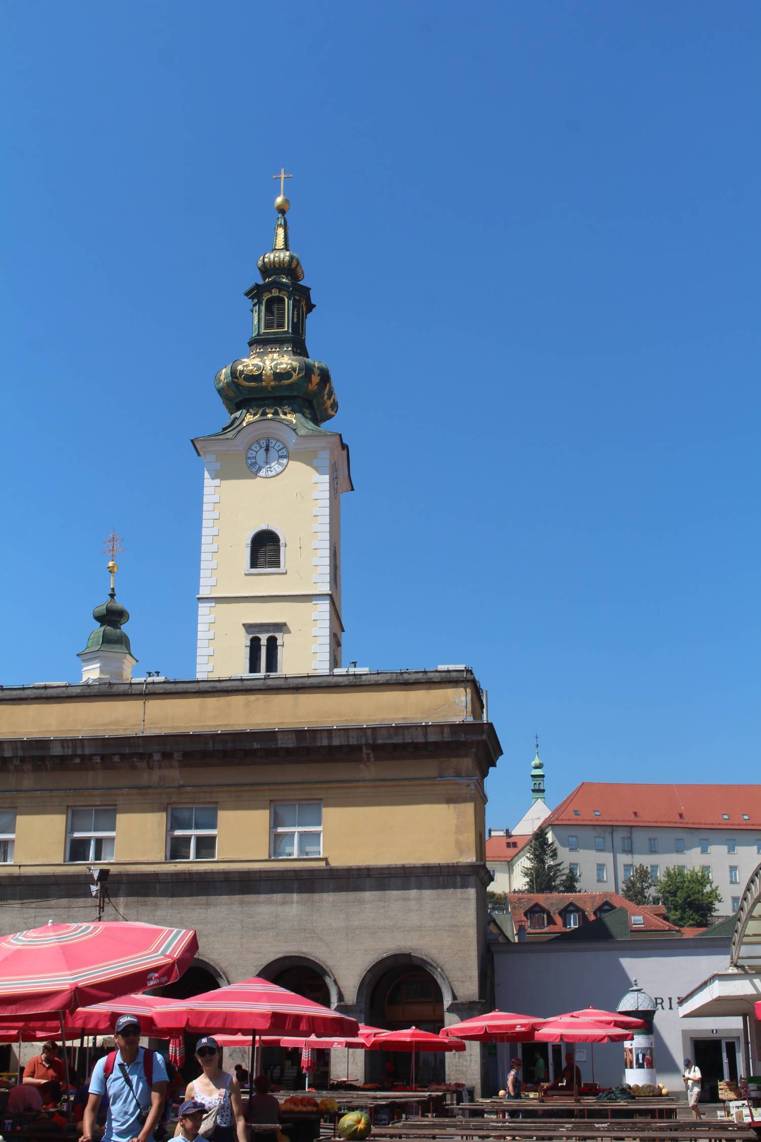 Zagreb, marché, église Sainte-Marie
