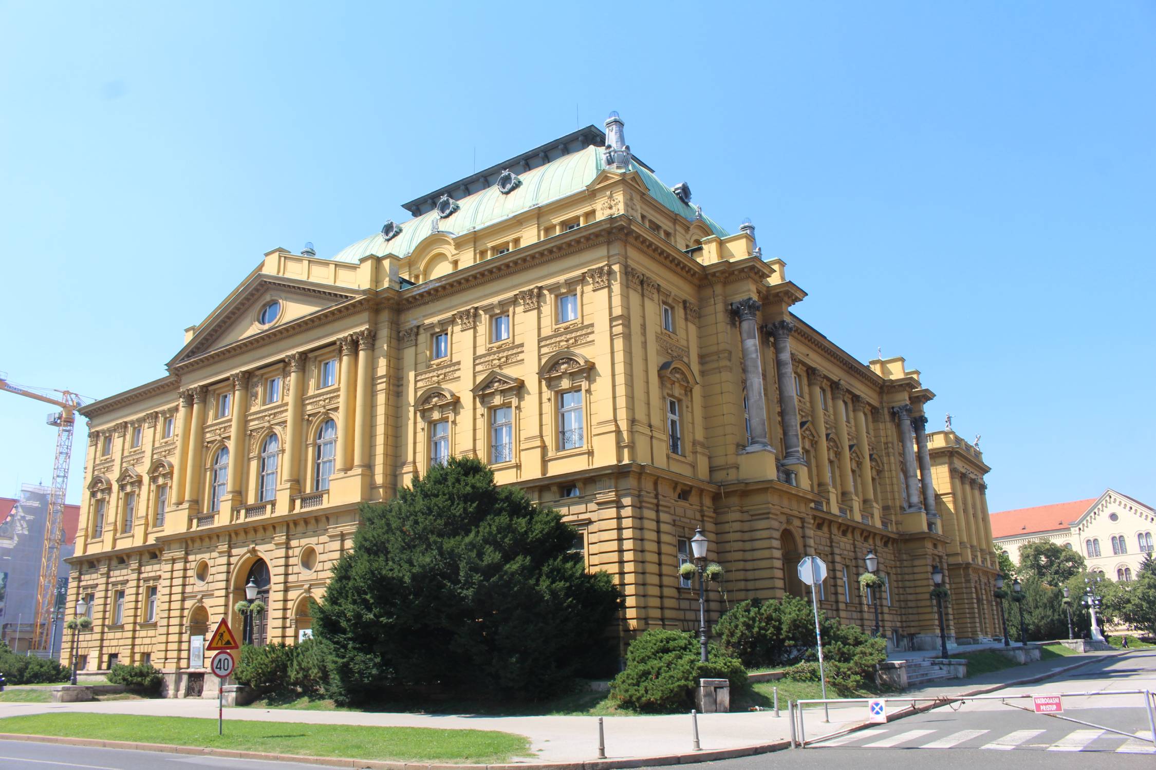 Zagreb, théâtre national croate, façade