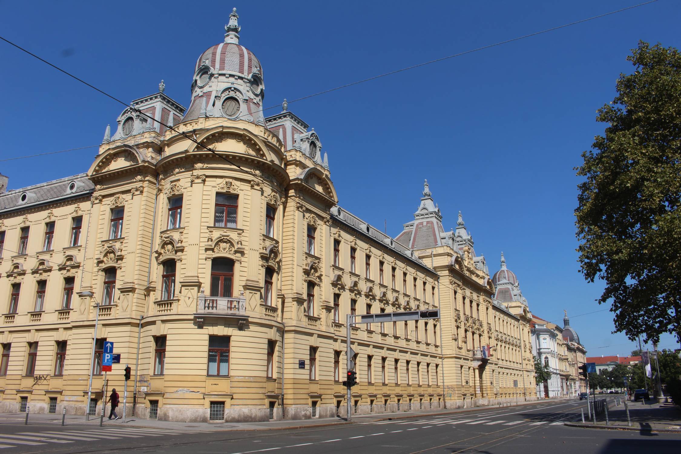 Zagreb, bâtiment, chemin de fer