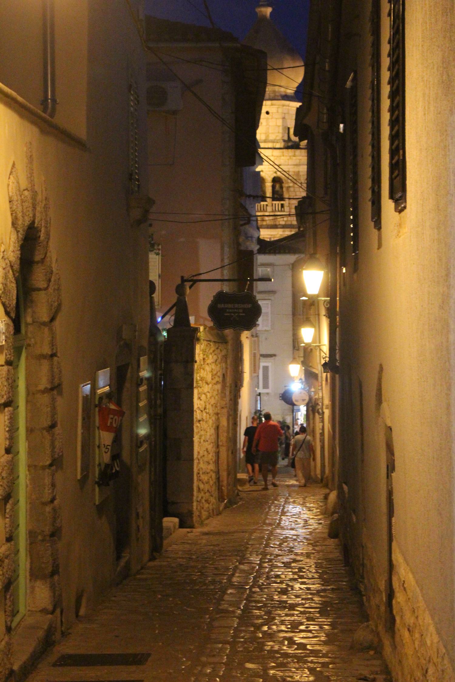 Ile de Krk, ville de Krk, ruelle nuit