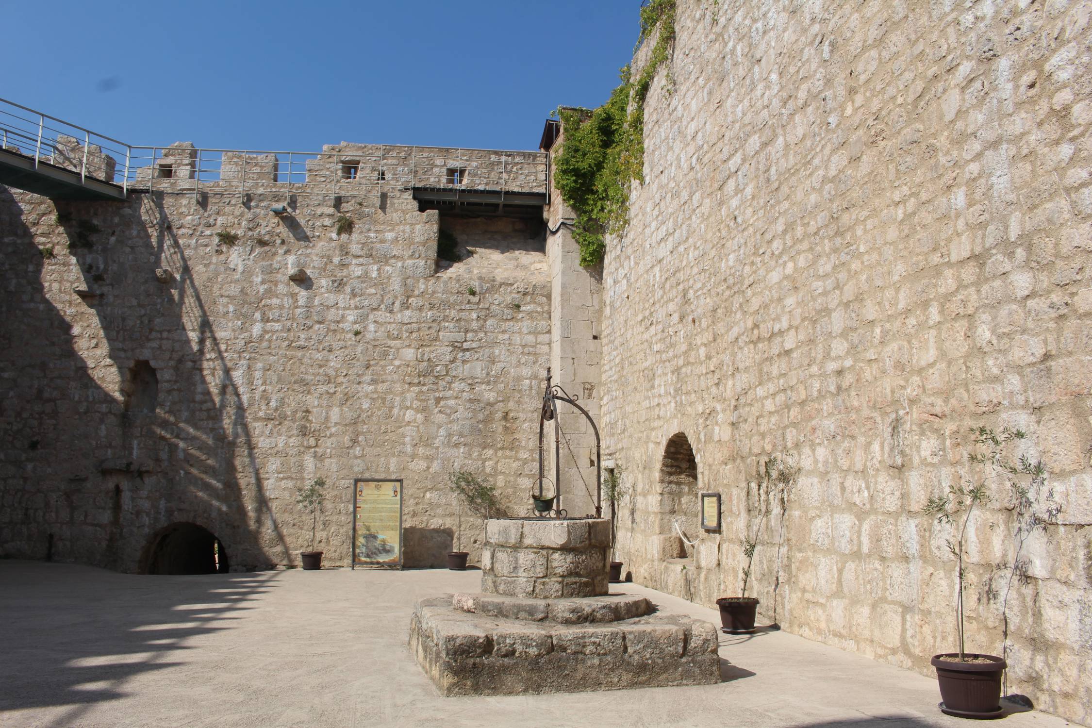 Ile de Krk, ville de Krk, château Frankopan