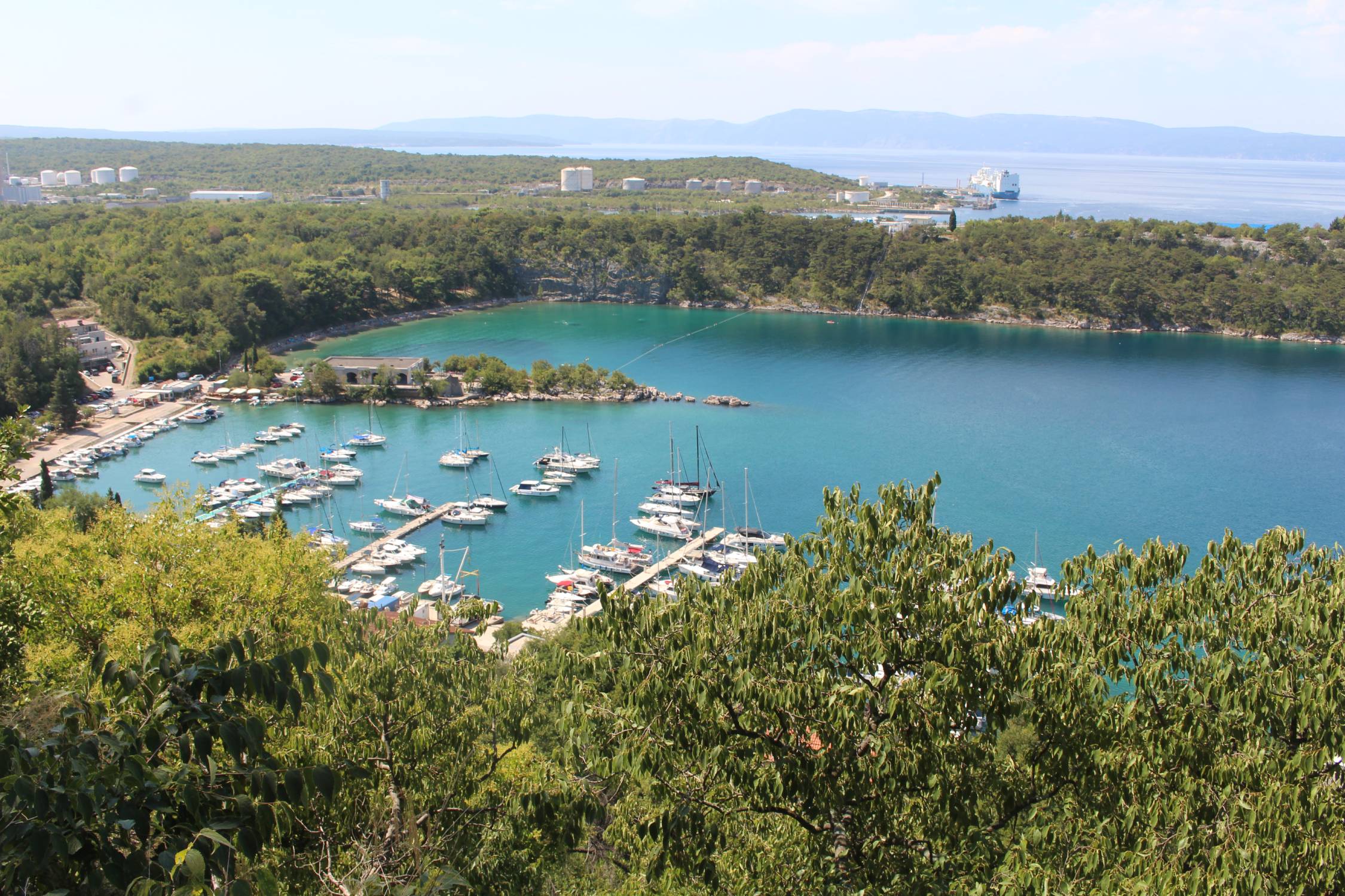 Ile de Krk, Omišalj, port