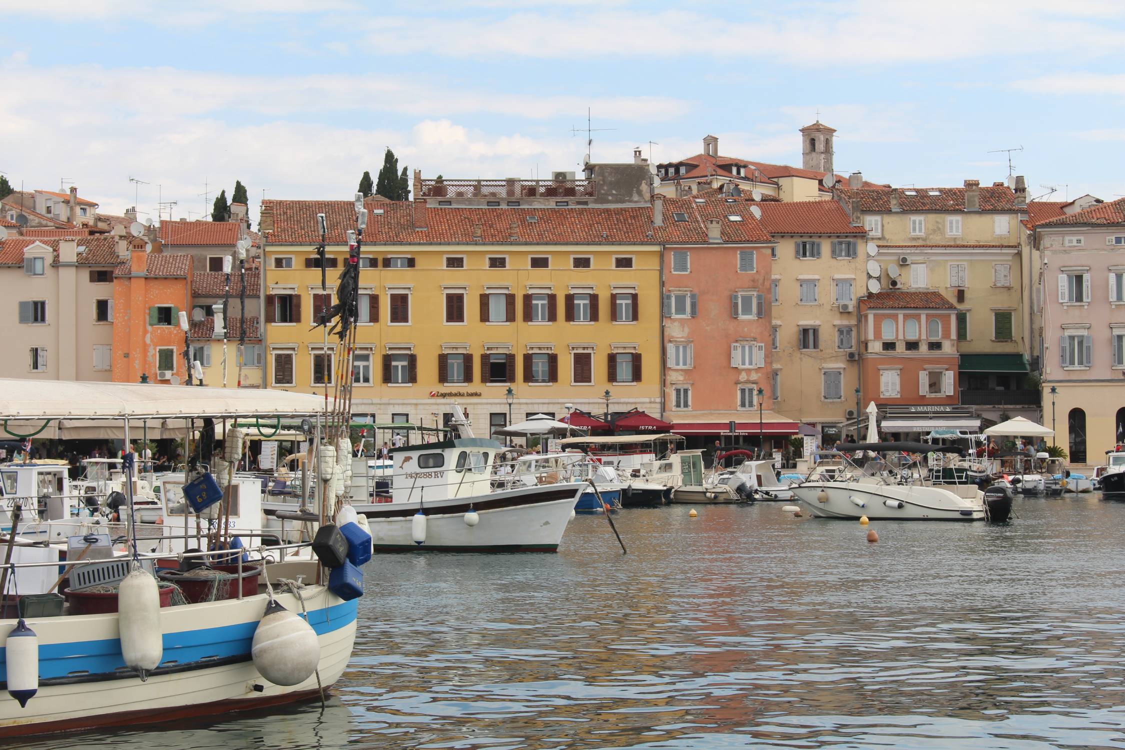 Rovinj, port, façades colorées
