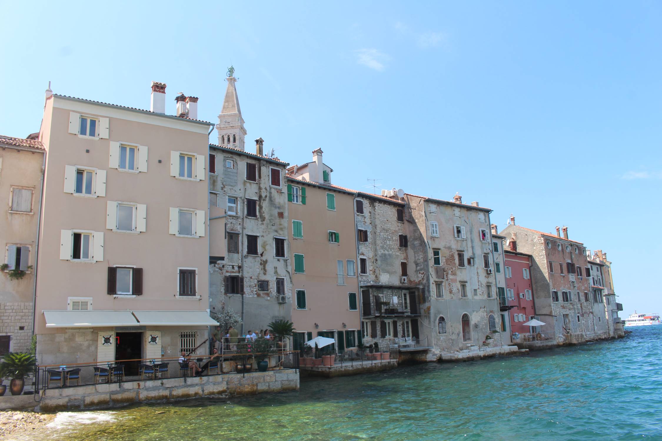 Rovinj, façades, mer