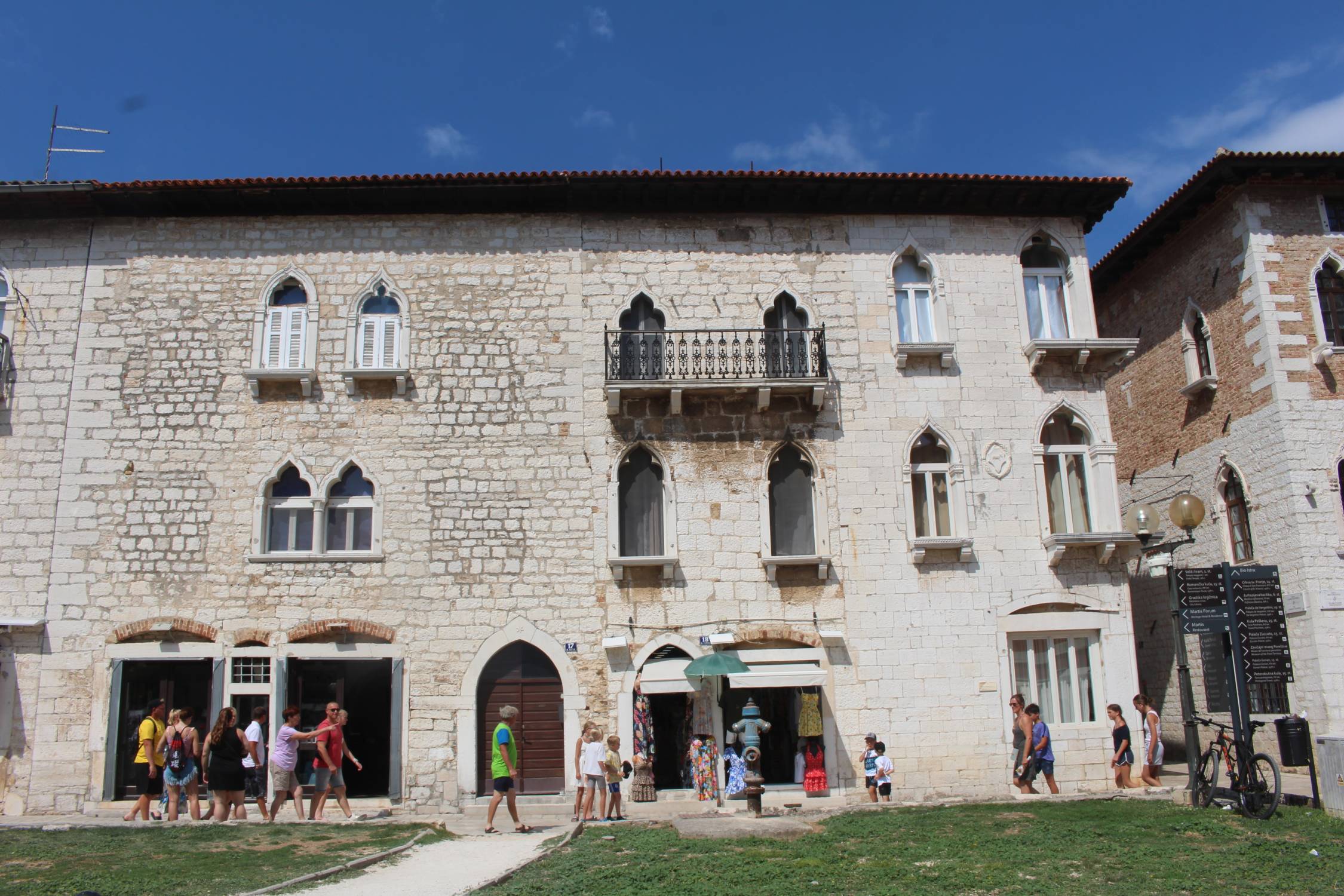 Pore?, façades typiques