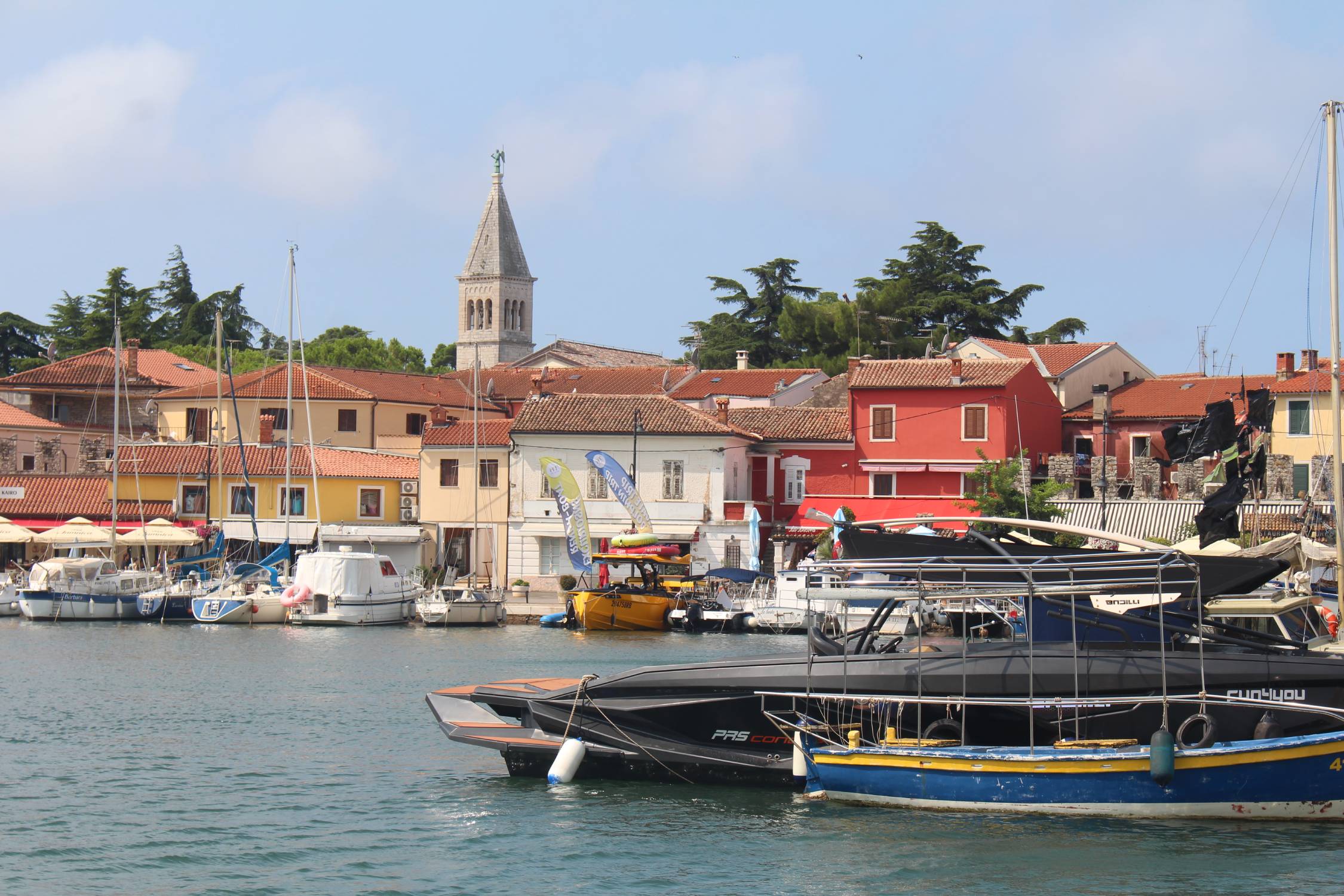 Novigrad, port colorée