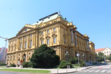 Fa&ccedil;ade du Th&eacute;&acirc;tre national croate