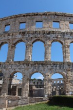 Arches de l'amphith&eacute;&acirc;tre de Pula