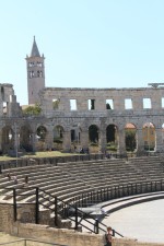 Amphith&eacute;&acirc;tre et &eacute;glise de Pula