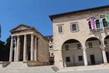 Temple d'Auguste de Pula