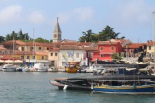 Port color&eacute; de Novigrad