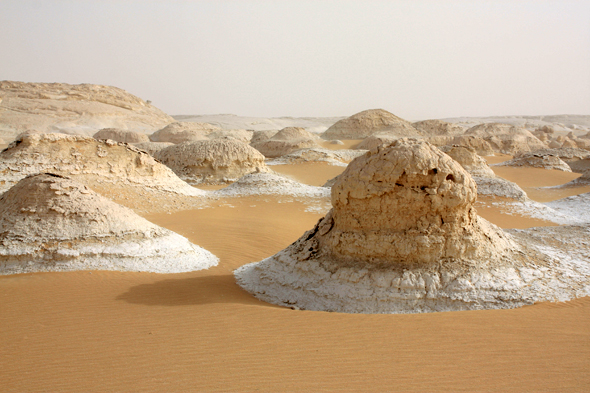 Un magnifique paysage du Désert Blanc en Egypte
