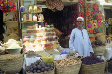Le march&eacute; color&eacute; d'Assouan