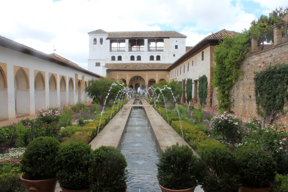 Jardins du Generalife, cour du Canal