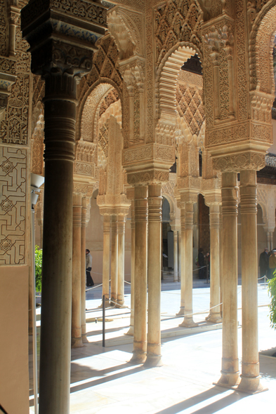 Alhambra, cour des Lions, piliers