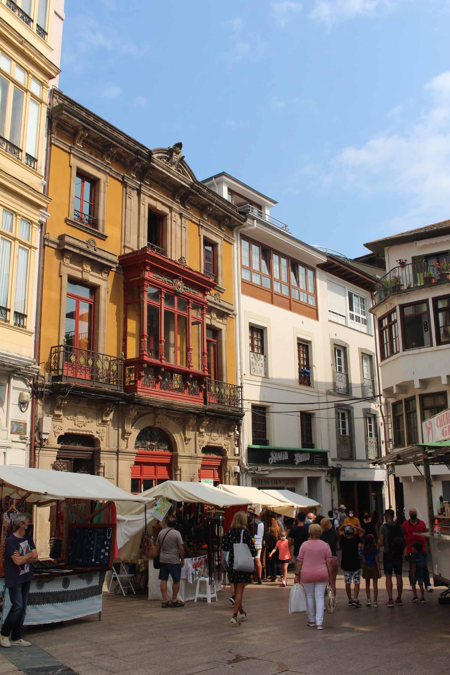 Luarca, maisons colorées