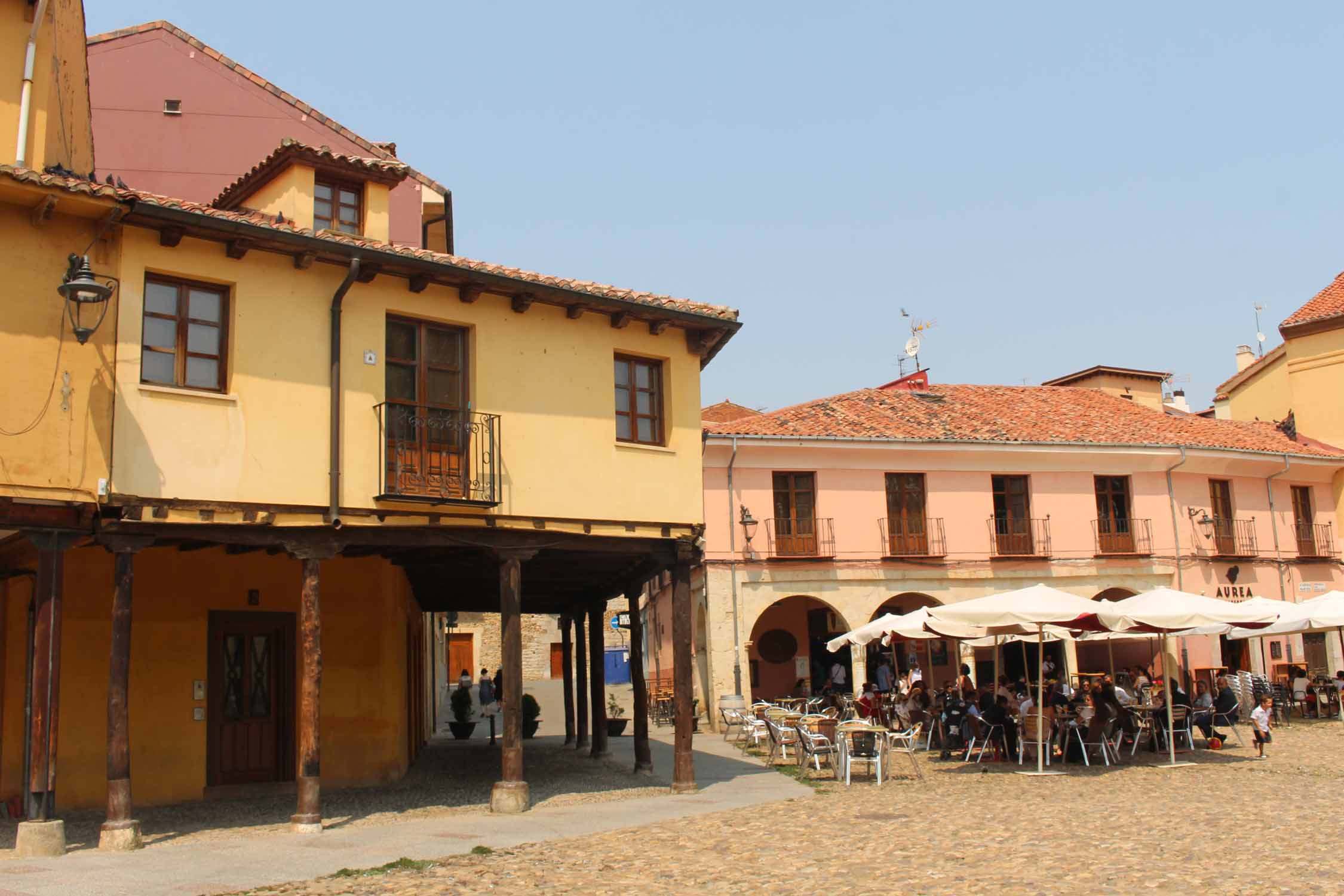 Léon, place de Grano, terrasses