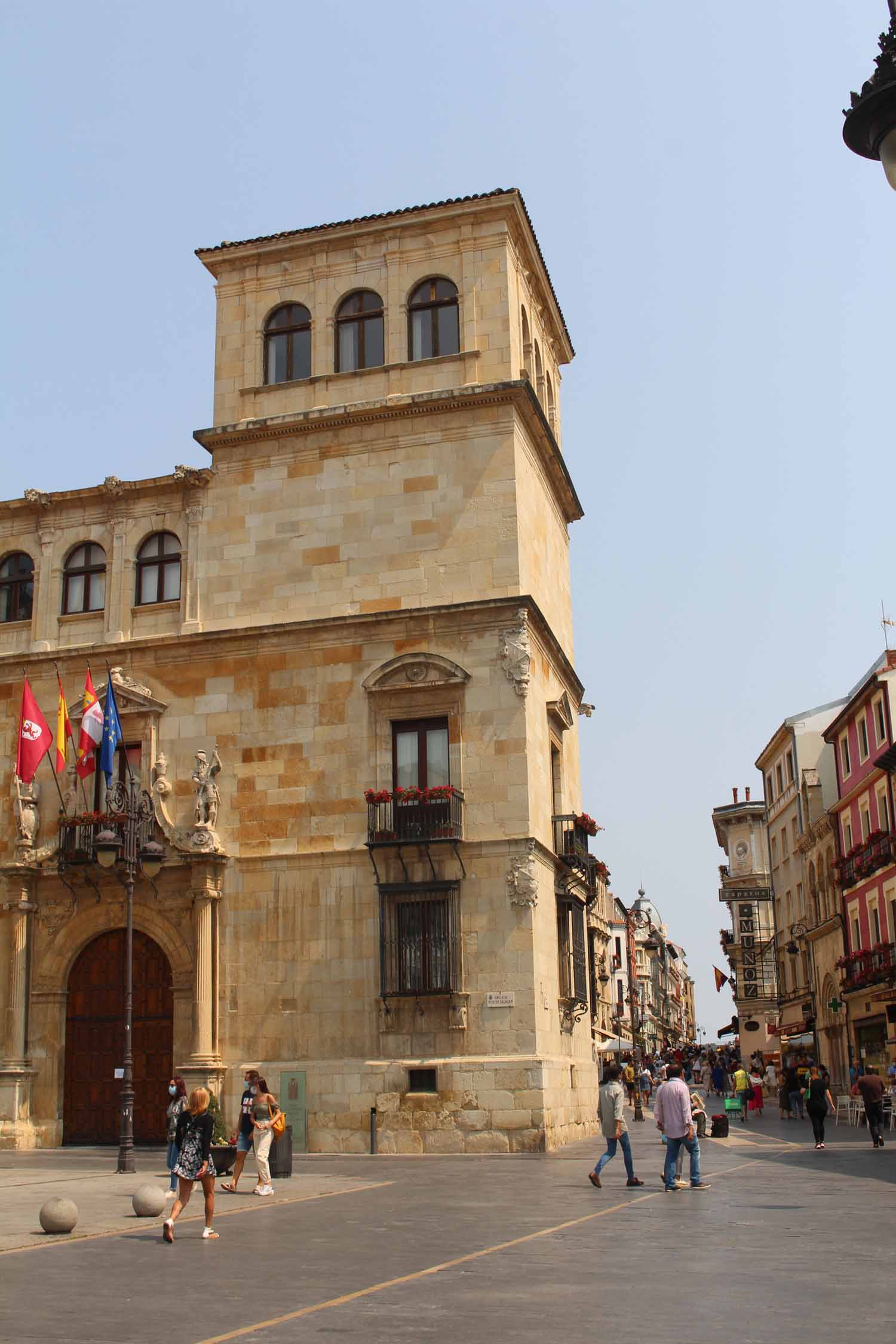 Léon, palais de Guzmanes