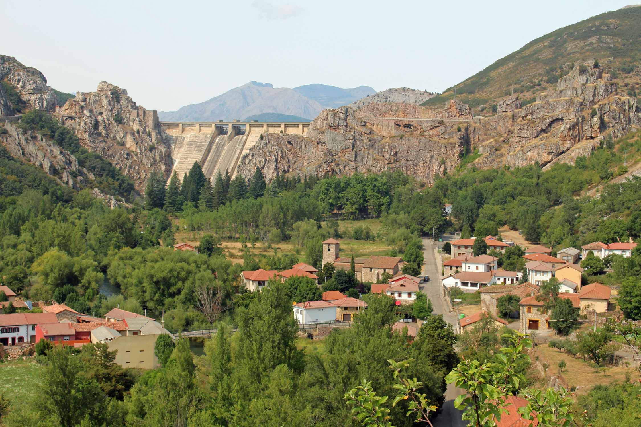 Village de los Barrios de Luna