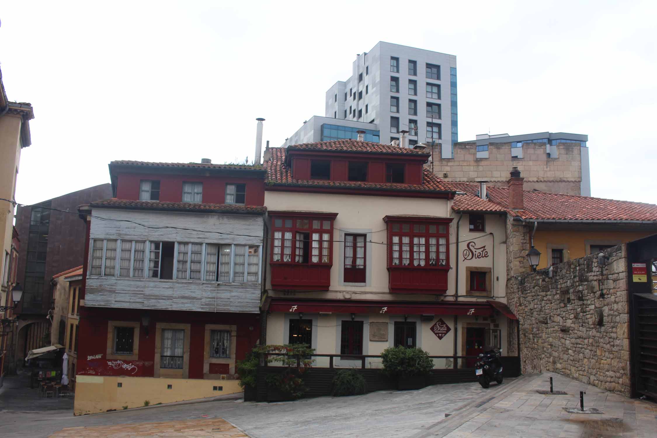 Gijòn, place de Recoletas