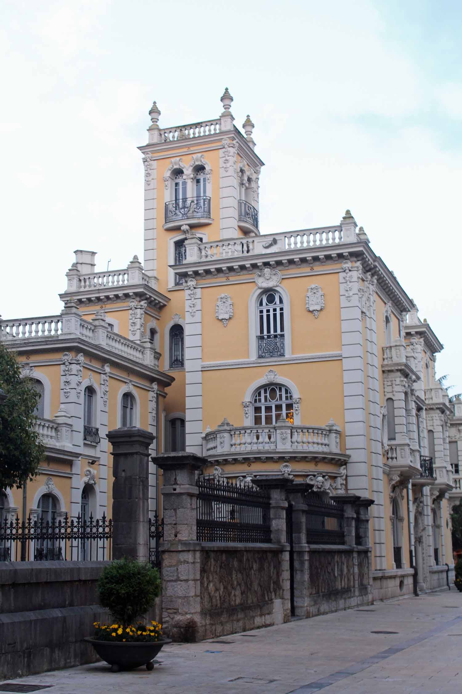 Avilès, palais de Balsera