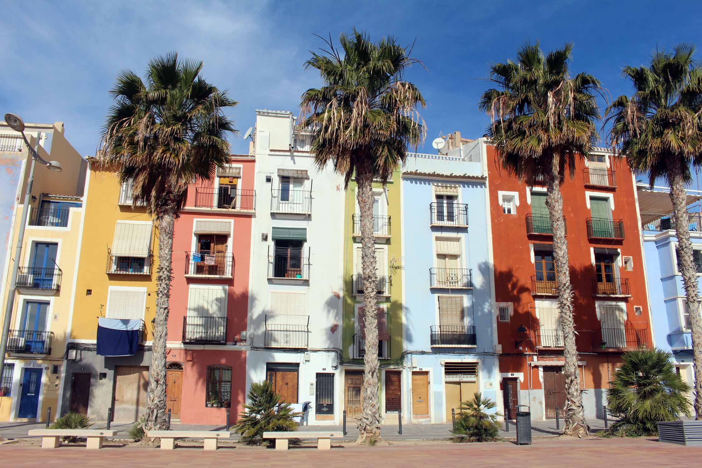 Villajoyosa, maisons colorées plage