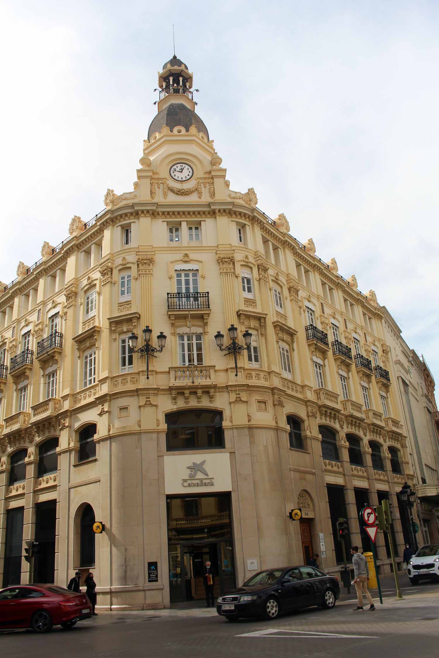 Castello de la Plana, bâtiment Banque de Valence