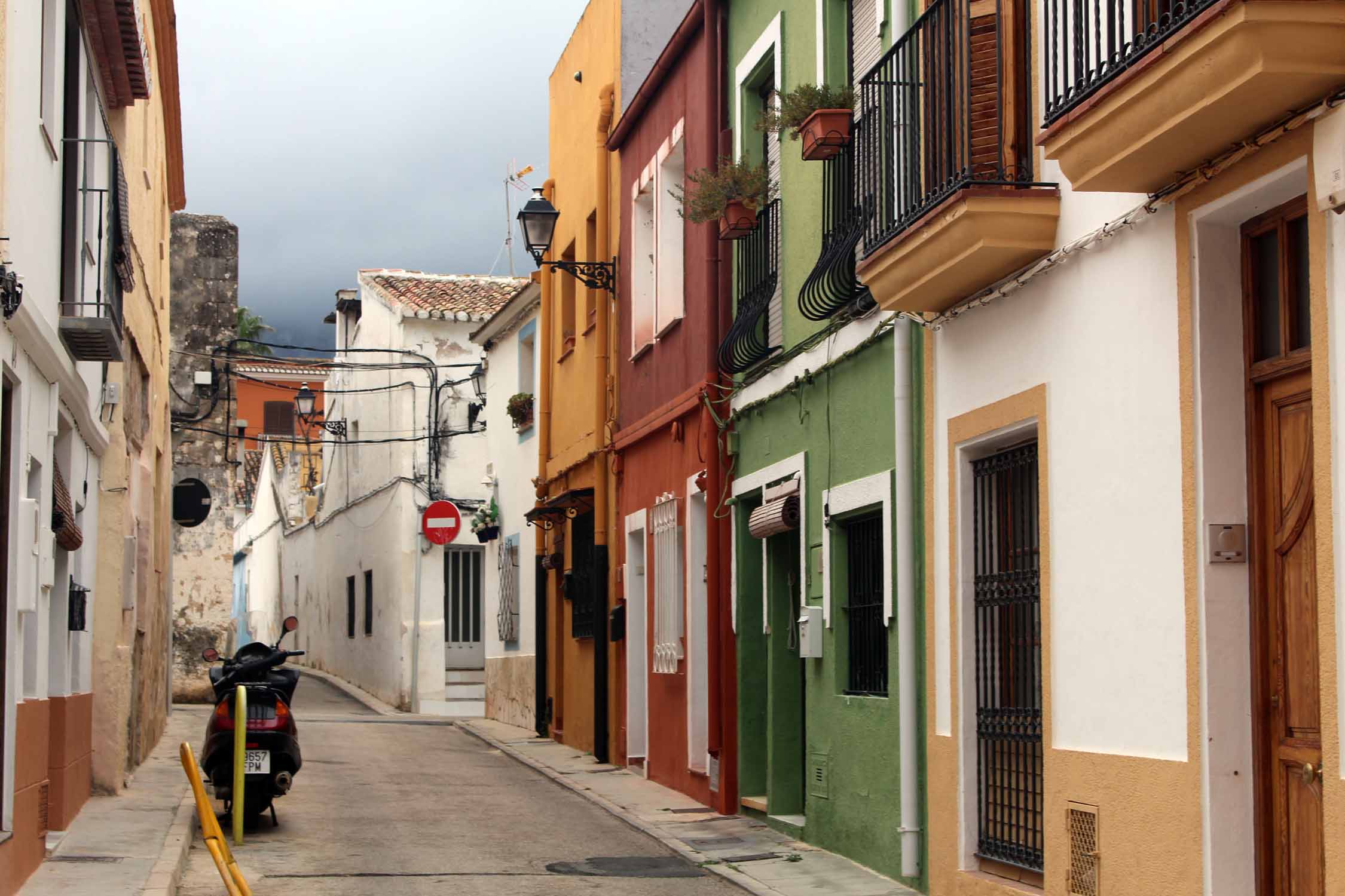 Denia, ruelle colorée