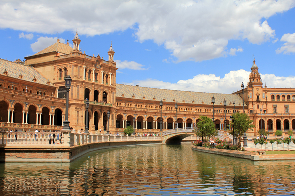 Séville, place d'Espagne, canal