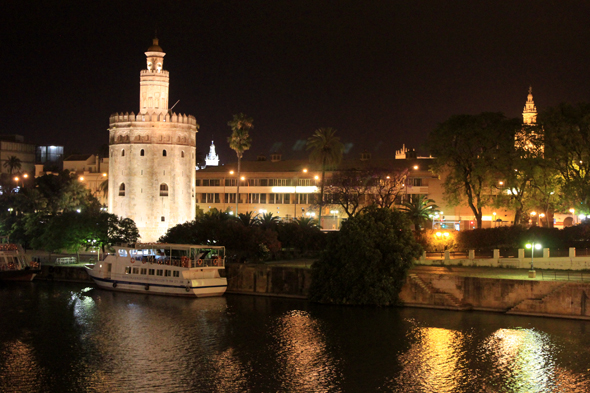 Séville, Torre del Oro, nuit