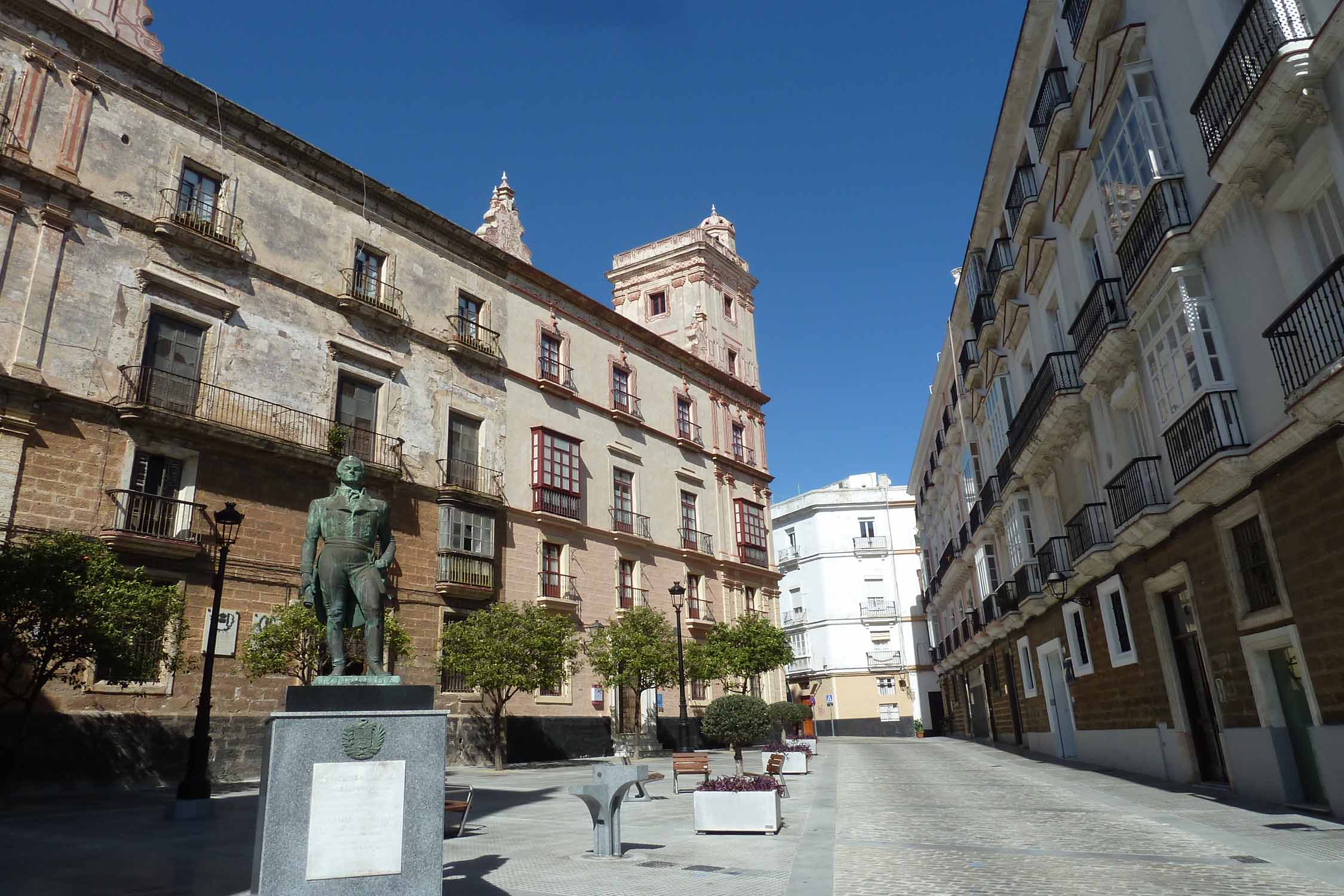 Cadix, place Arguelles