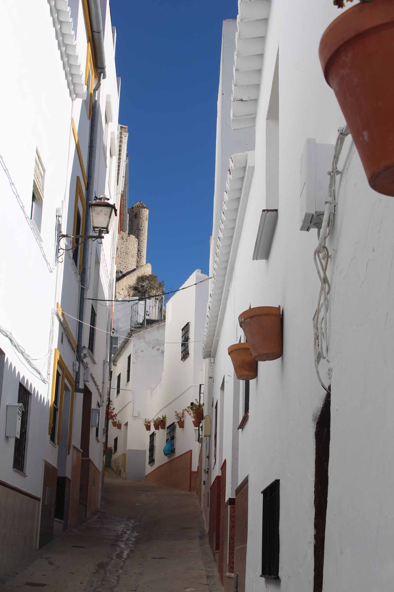 Olvera, village blanc, ruelle