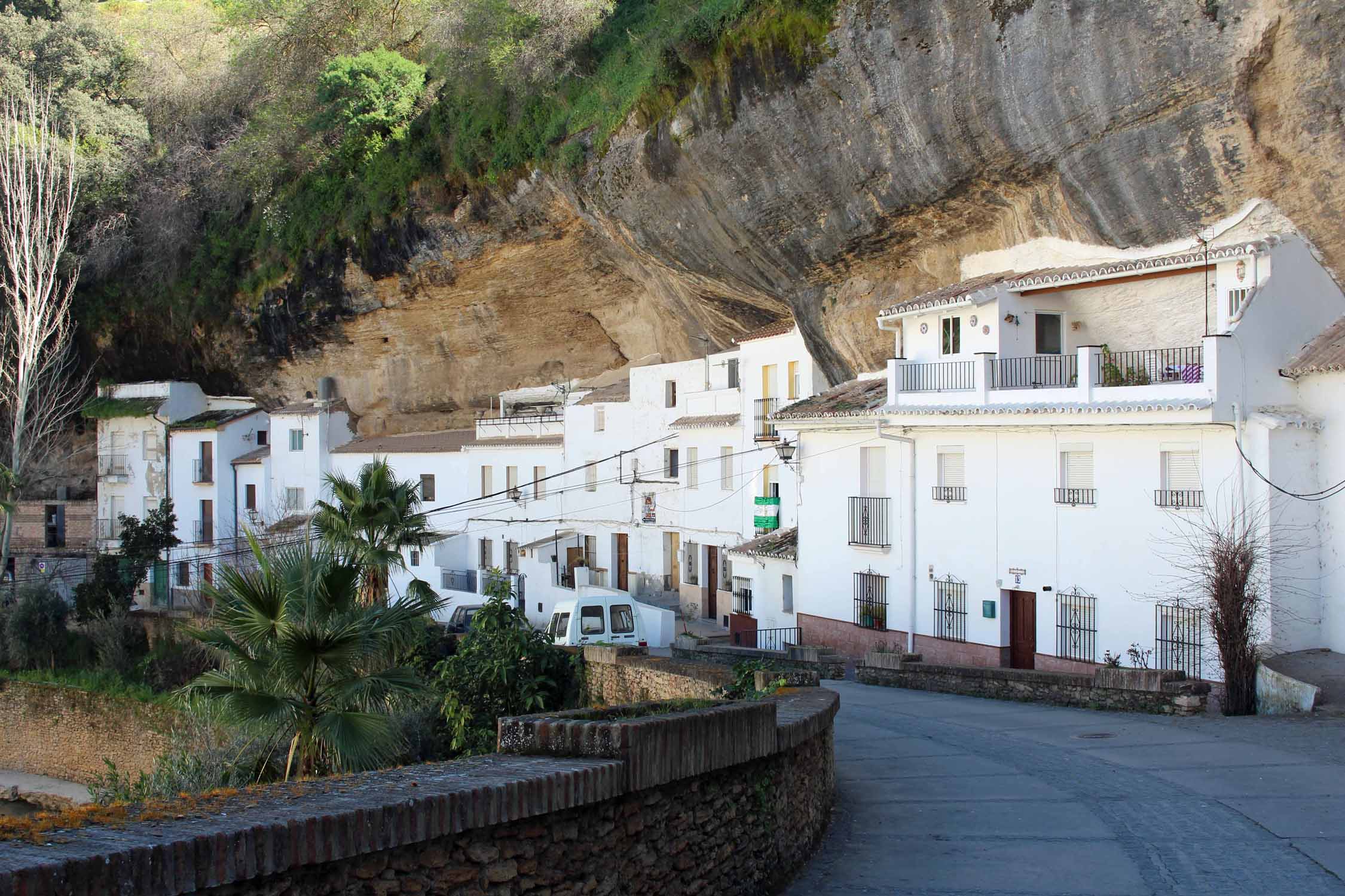 Setenil de las Bodegas, maisons troglodytiques, Andalousie
