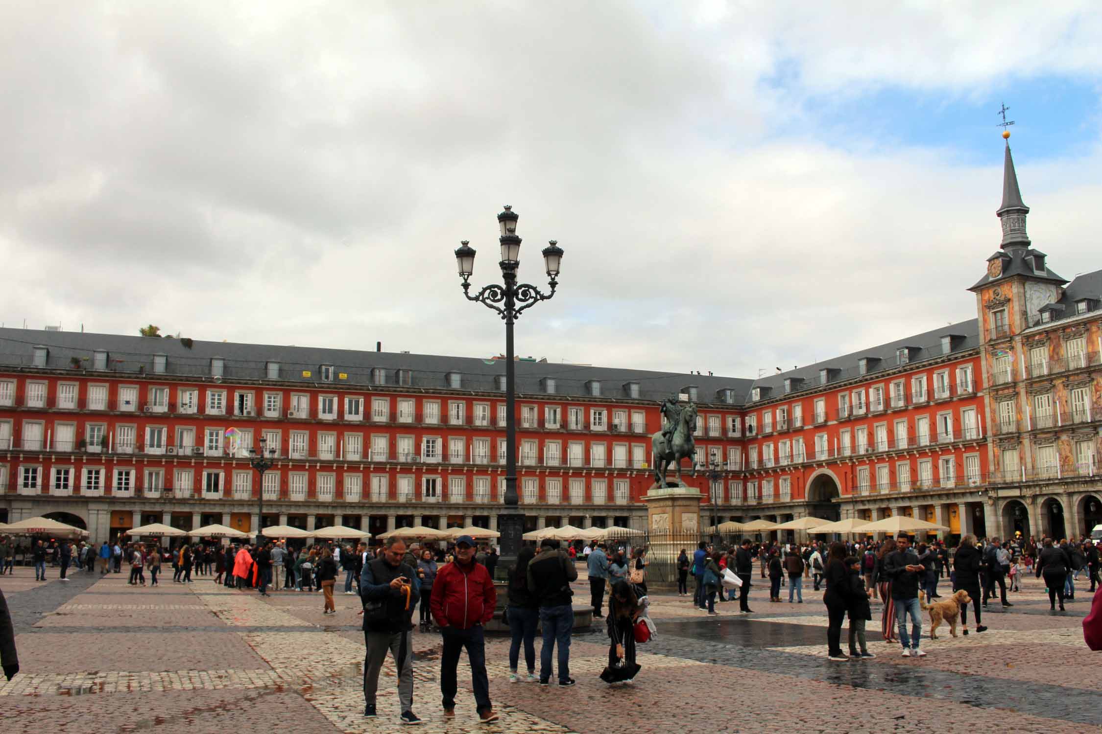 Madrid, Plaza Mayor, façades
